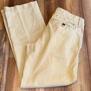 American Eagle Outfitters size 30x32 relaxed flat front khakis. Classic!